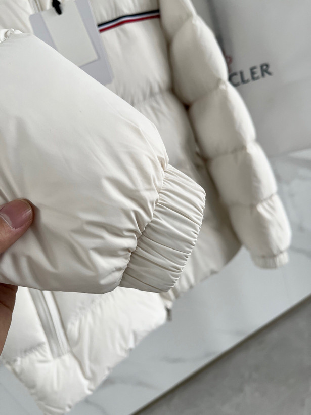 کاپشن مردانه برند Moncler
