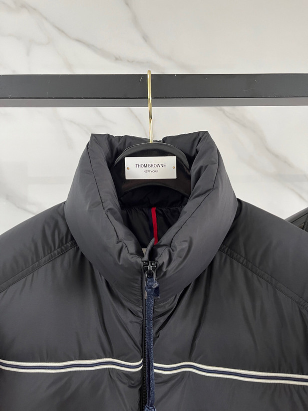 کاپشن مردانه برند Moncler