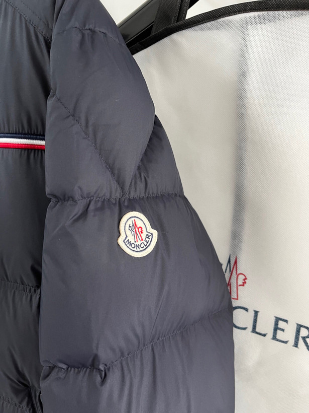 کاپشن مردانه برند Moncler