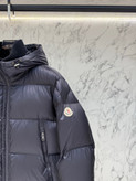 کاپشن مردانه برند Moncler
