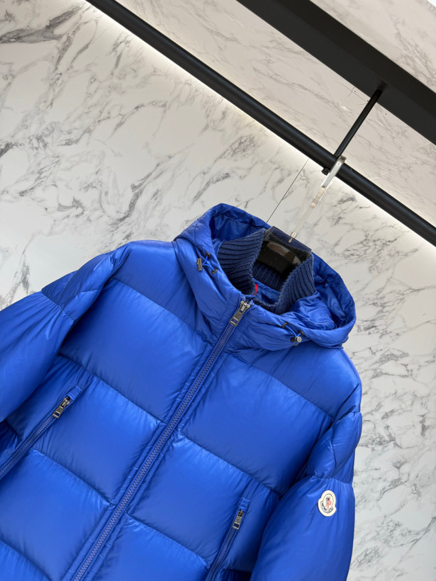 کاپشن مردانه برند Moncler