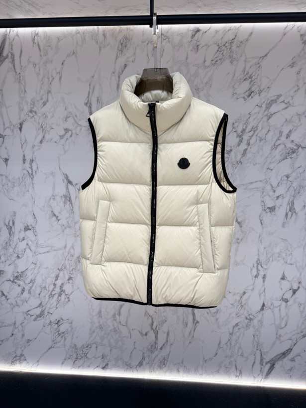 پافر برند Moncler
