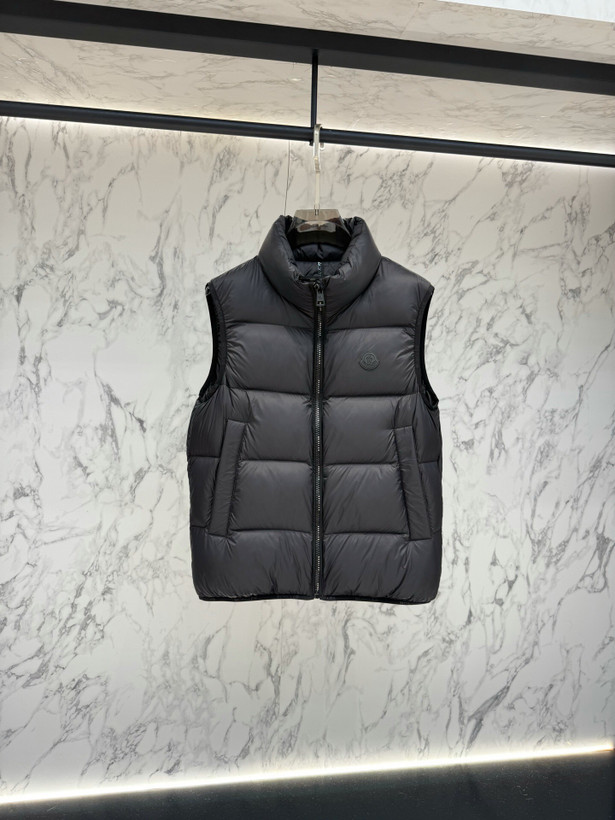 پافر برند Moncler