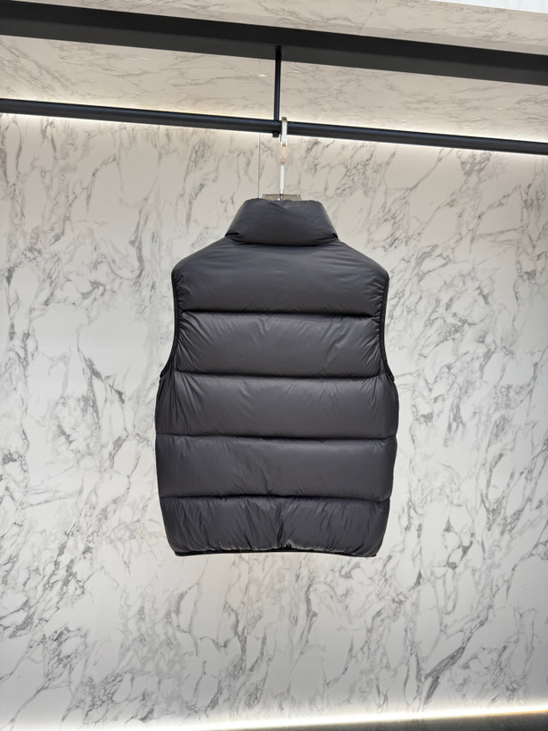 پافر برند Moncler