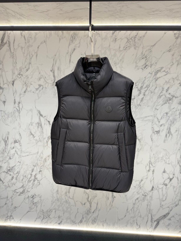 پافر برند Moncler