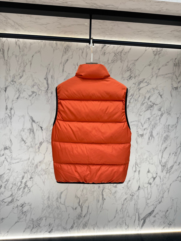 پافر برند Moncler
