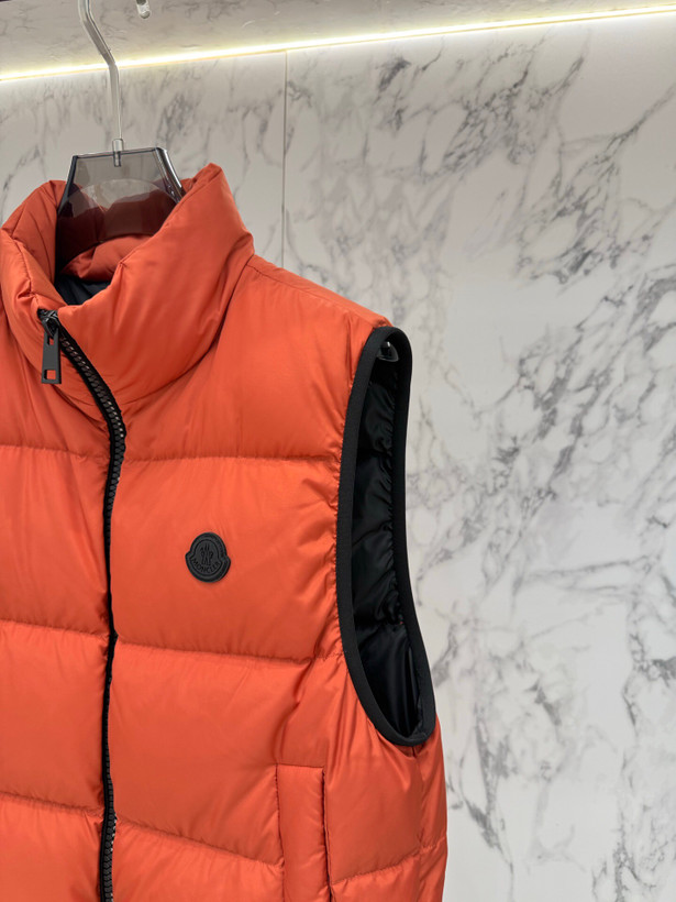 پافر برند Moncler