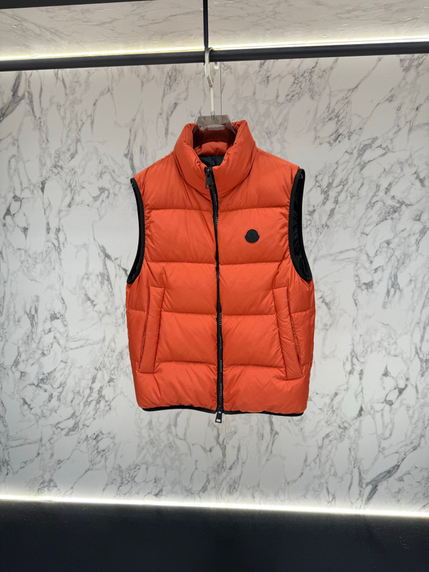 پافر برند Moncler