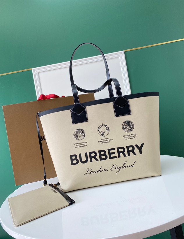 کیف زنانه دو طرفه برند Burberry