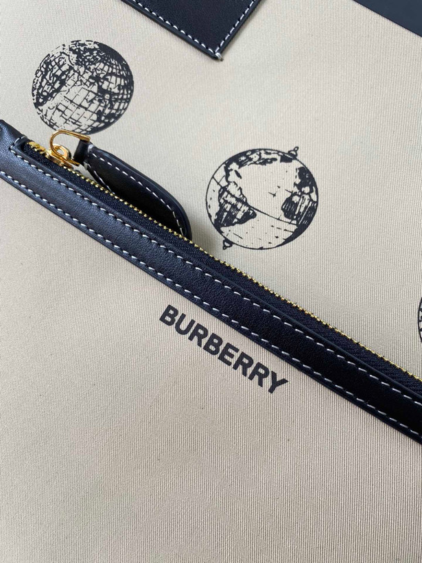 کیف زنانه دو طرفه برند Burberry