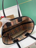 کیف زنانه دو طرفه برند Burberry