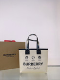 کیف زنانه دو طرفه برند Burberry