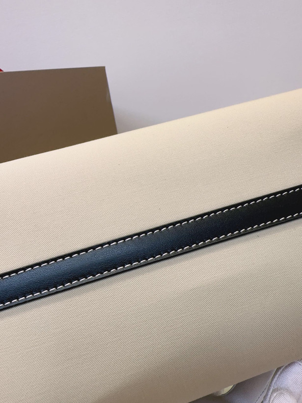 کیف زنانه دو طرفه برند Burberry