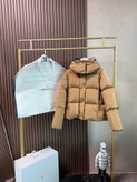 کاپشن زنانه برند Moncler