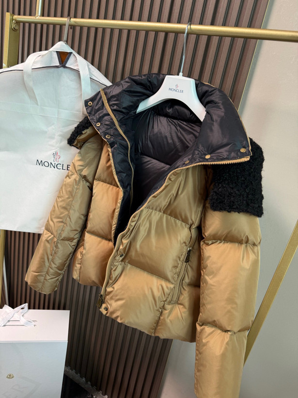 کاپشن زنانه برند Moncler