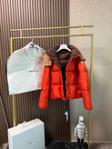 کاپشن زنانه برند Moncler