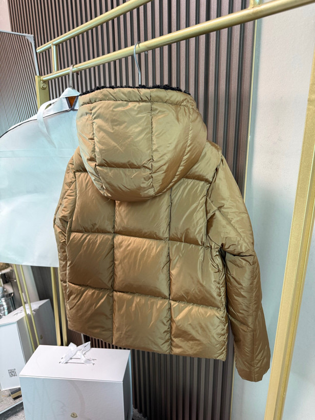 کاپشن زنانه برند Moncler