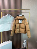 کاپشن زنانه برند Moncler
