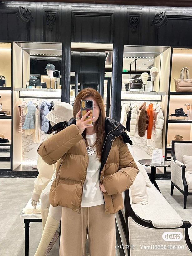 کاپشن زنانه برند Moncler
