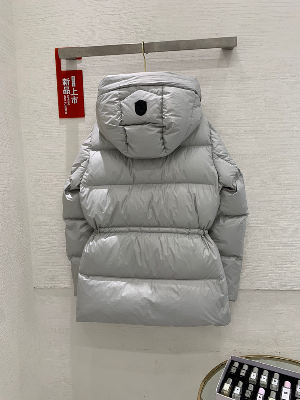 کاپشن زنانه برند Moncler