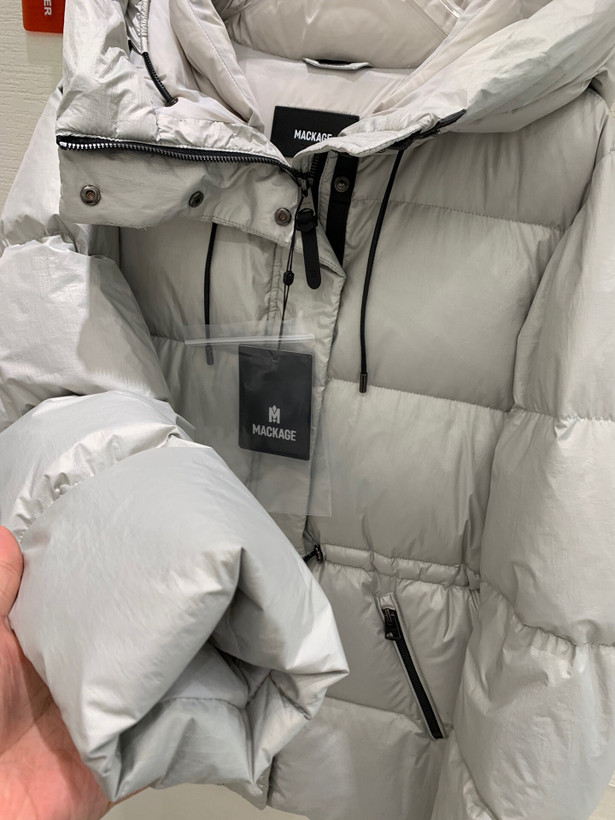 کاپشن زنانه برند Moncler