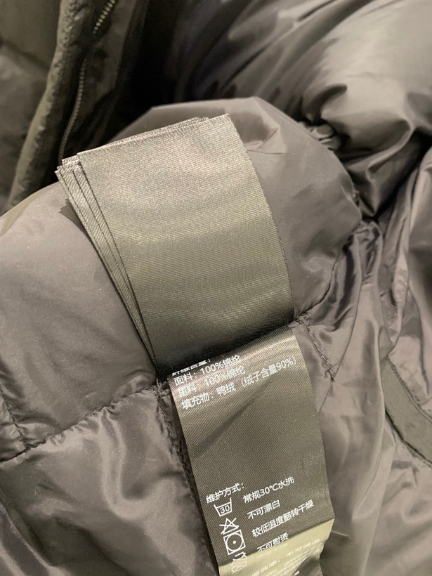 کاپشن زنانه برند Moncler