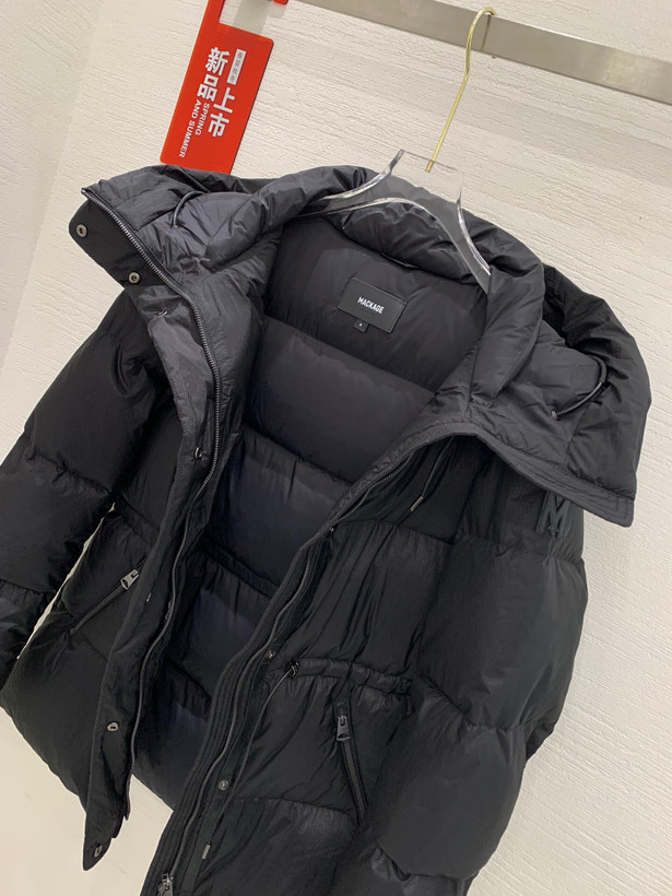 کاپشن زنانه برند Moncler
