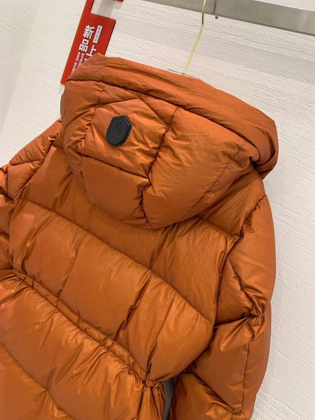 کاپشن زنانه برند Moncler