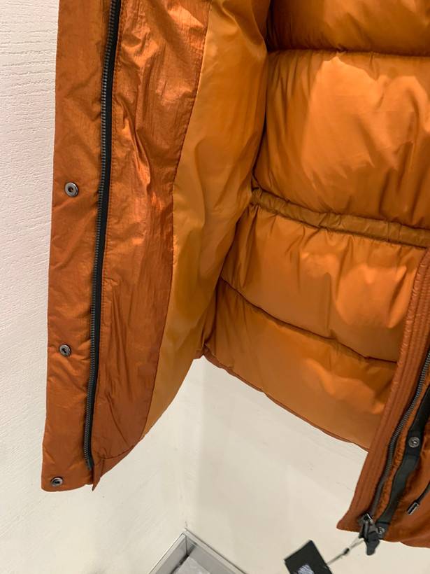 کاپشن زنانه برند Moncler