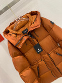 کاپشن زنانه برند Moncler