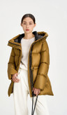 کاپشن زنانه برند Moncler