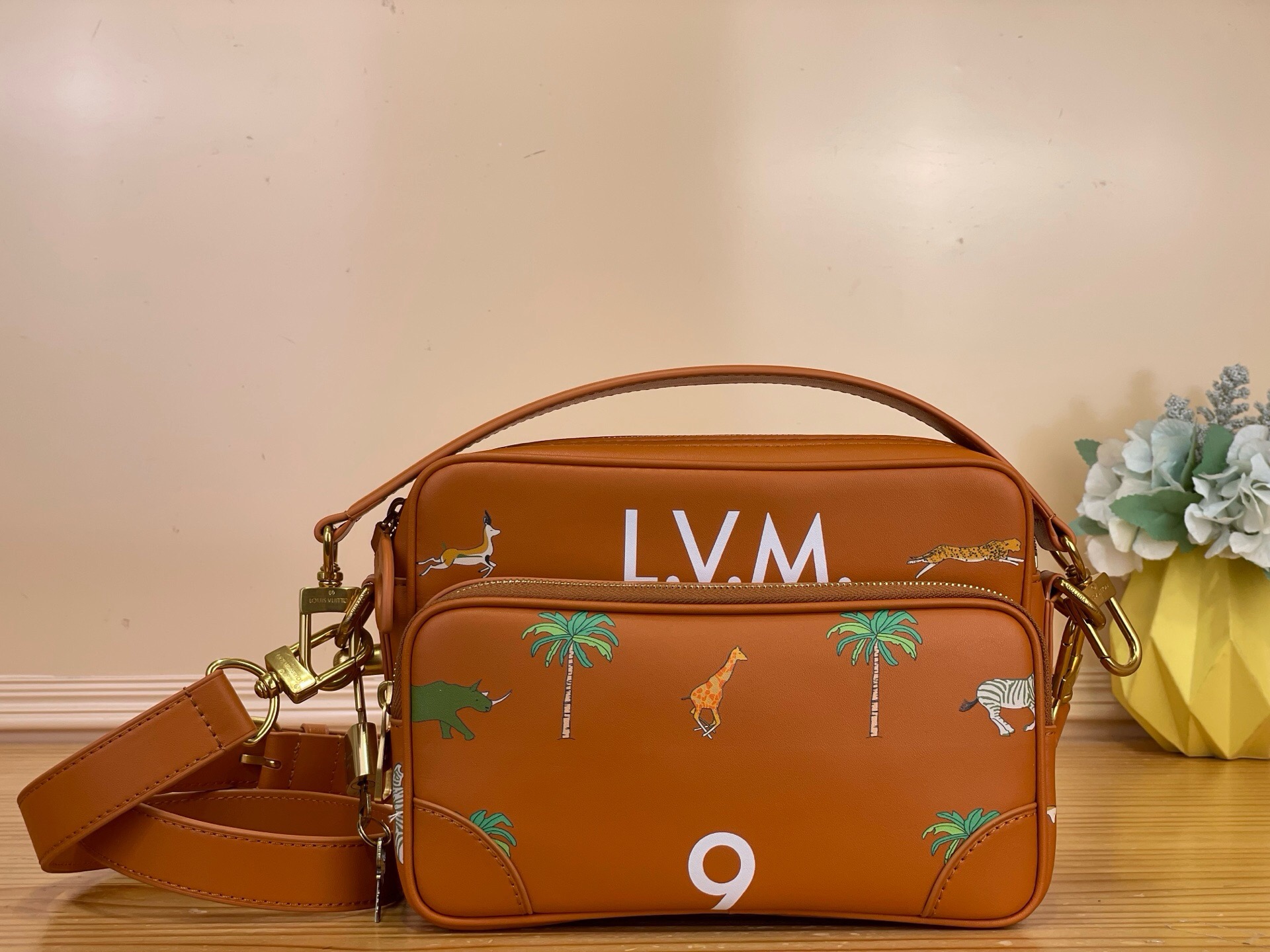 کیف زنانه برند Louis Vuitton