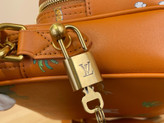 کیف زنانه برند Louis Vuitton