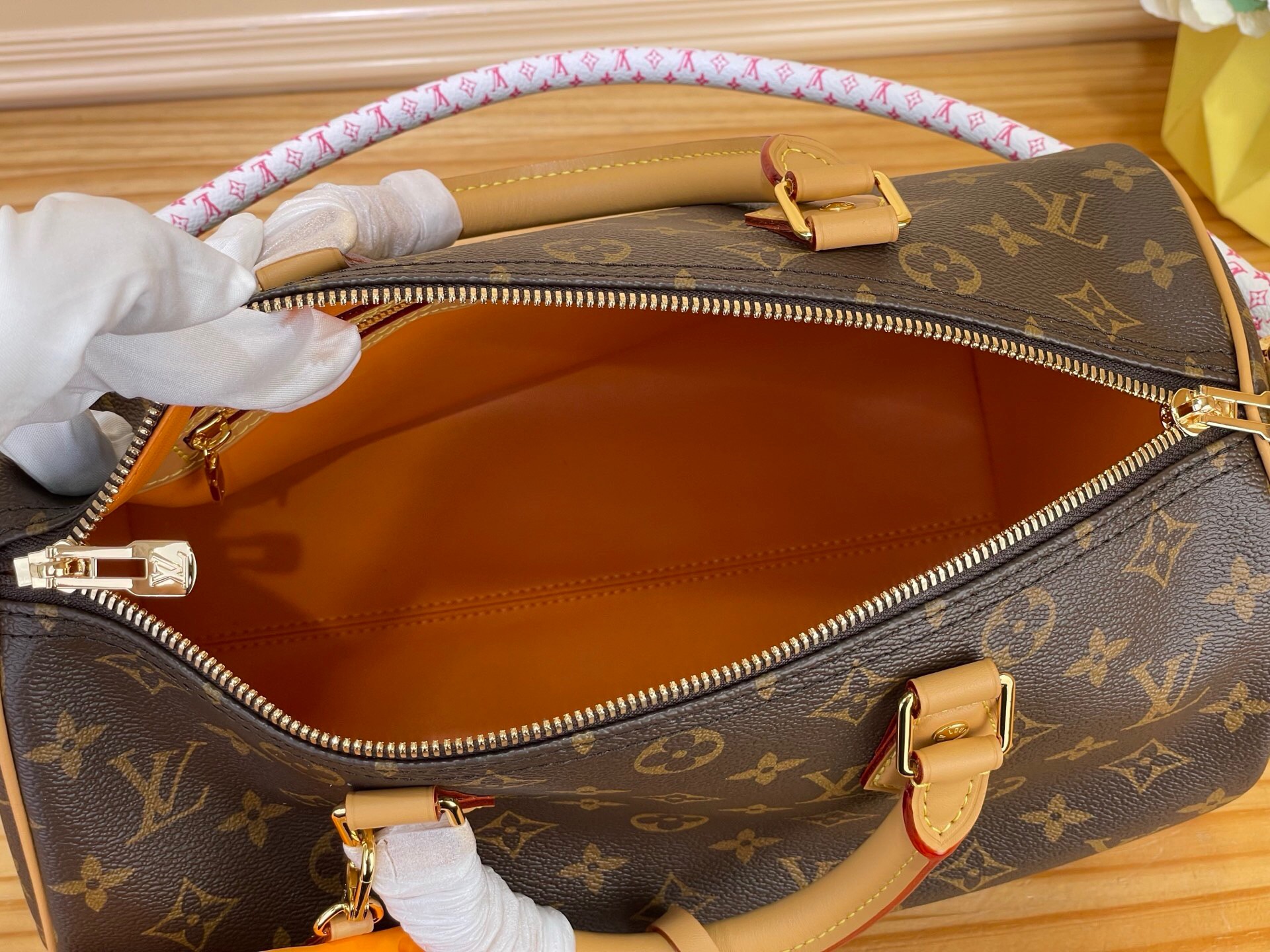 کیف زنانه برند Louis Vuitton