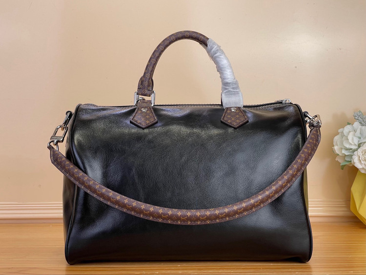 کیف زنانه برند Louis Vuitton