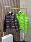 کاپشن برند Moncler