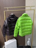 کاپشن برند Moncler