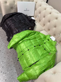 کاپشن برند Moncler