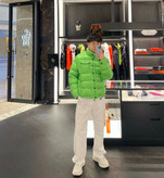 کاپشن برند Moncler