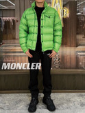 کاپشن برند Moncler