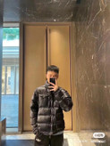 کاپشن برند Moncler