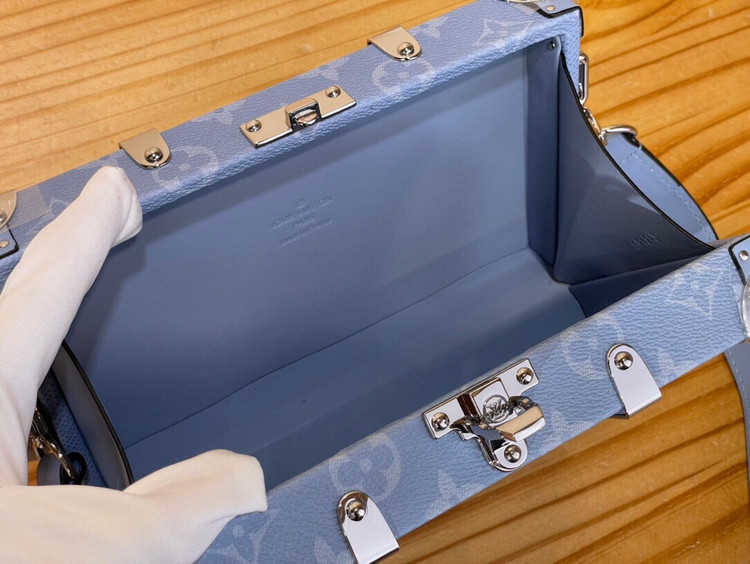 کیف زنانه برند Louis Vuitton