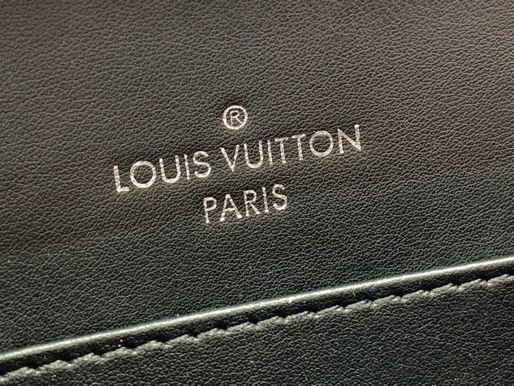 کیف زنانه برند Louis Vuitton