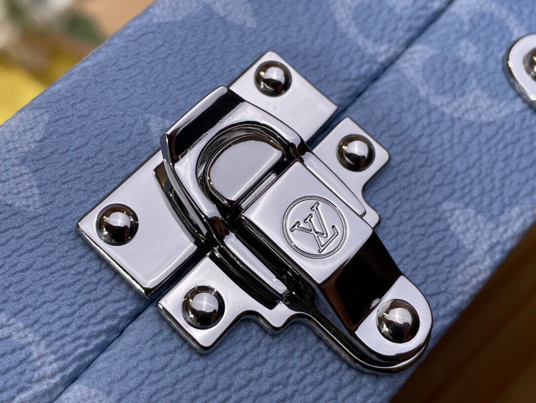 کیف زنانه برند Louis Vuitton