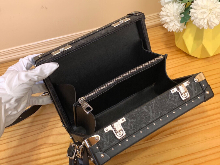 کیف زنانه برند Louis Vuitton