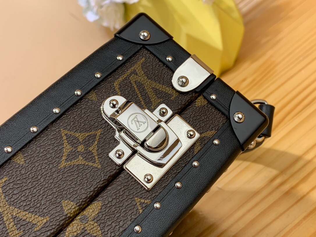 کیف زنانه برند Louis Vuitton