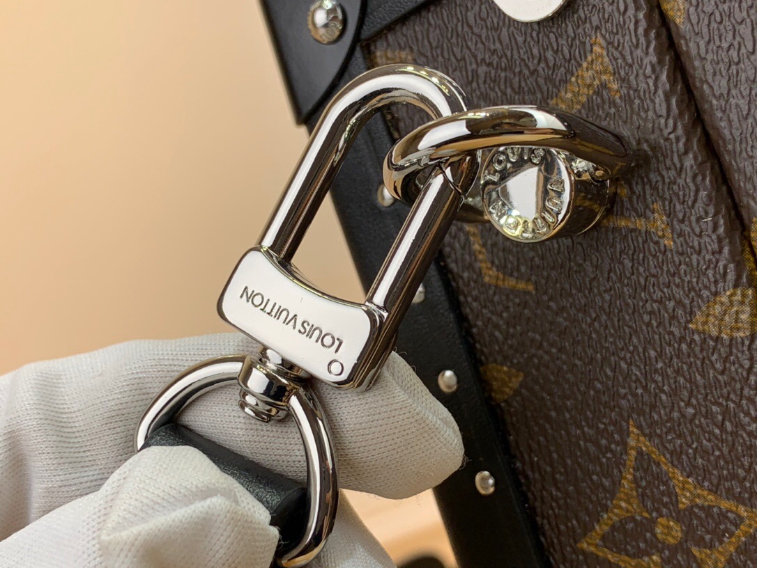 کیف زنانه برند Louis Vuitton