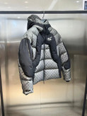 کاپشن برند Louis Vuitton