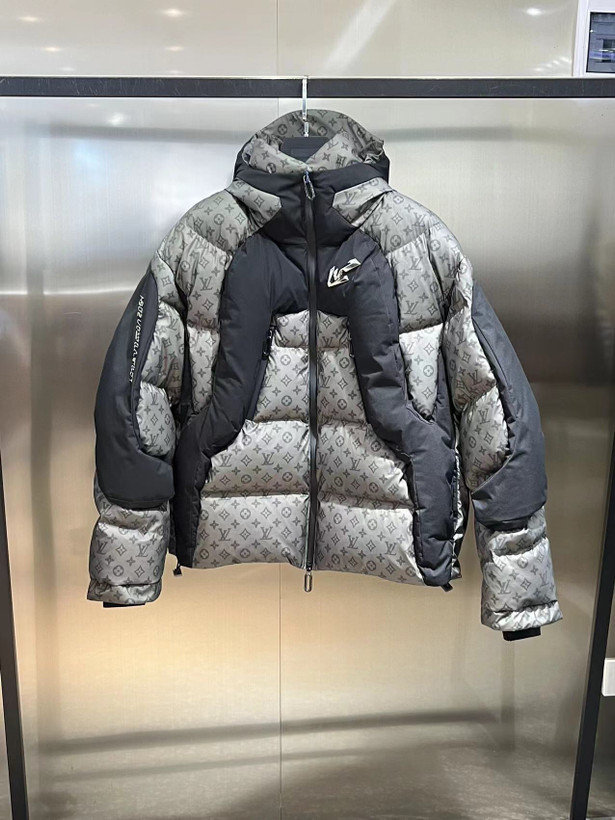کاپشن برند Louis Vuitton