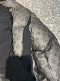کاپشن برند Louis Vuitton